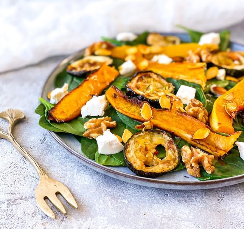 Pompoensalade met courgette en spinazie