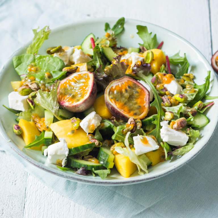 Tropische salade met passievrucht