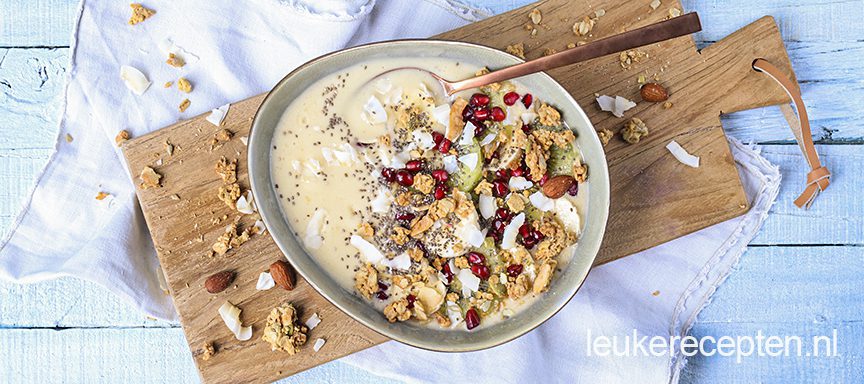 Tropische smoothie bowl