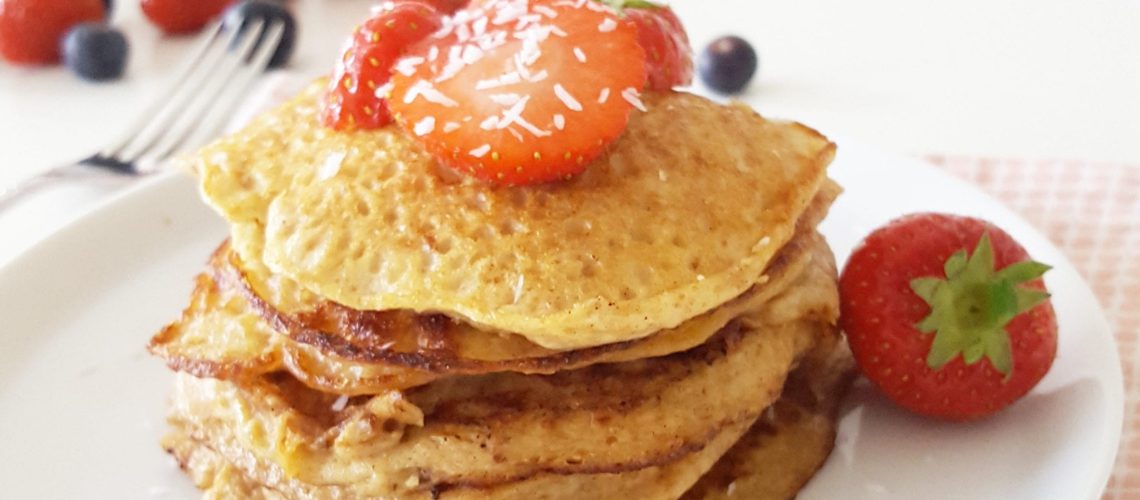 Bananenpannenkoekjes met rood fruit