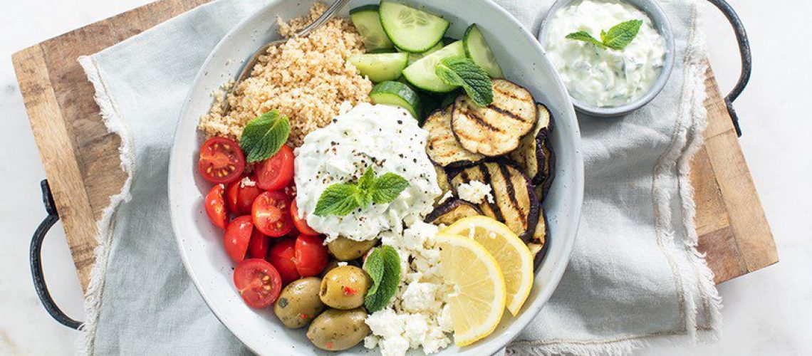 Griekse bowl met tzatziki