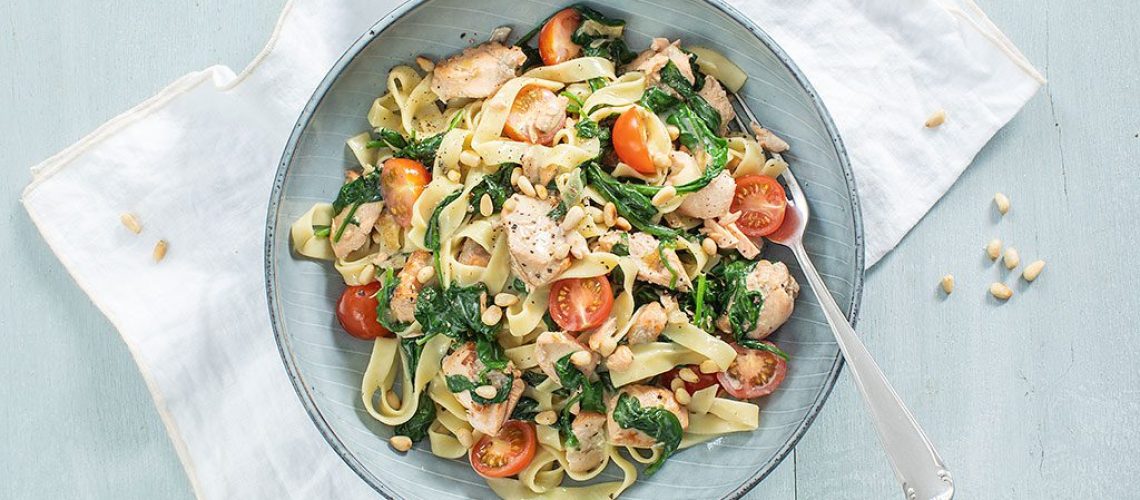 Pasta met zalm en spinazie